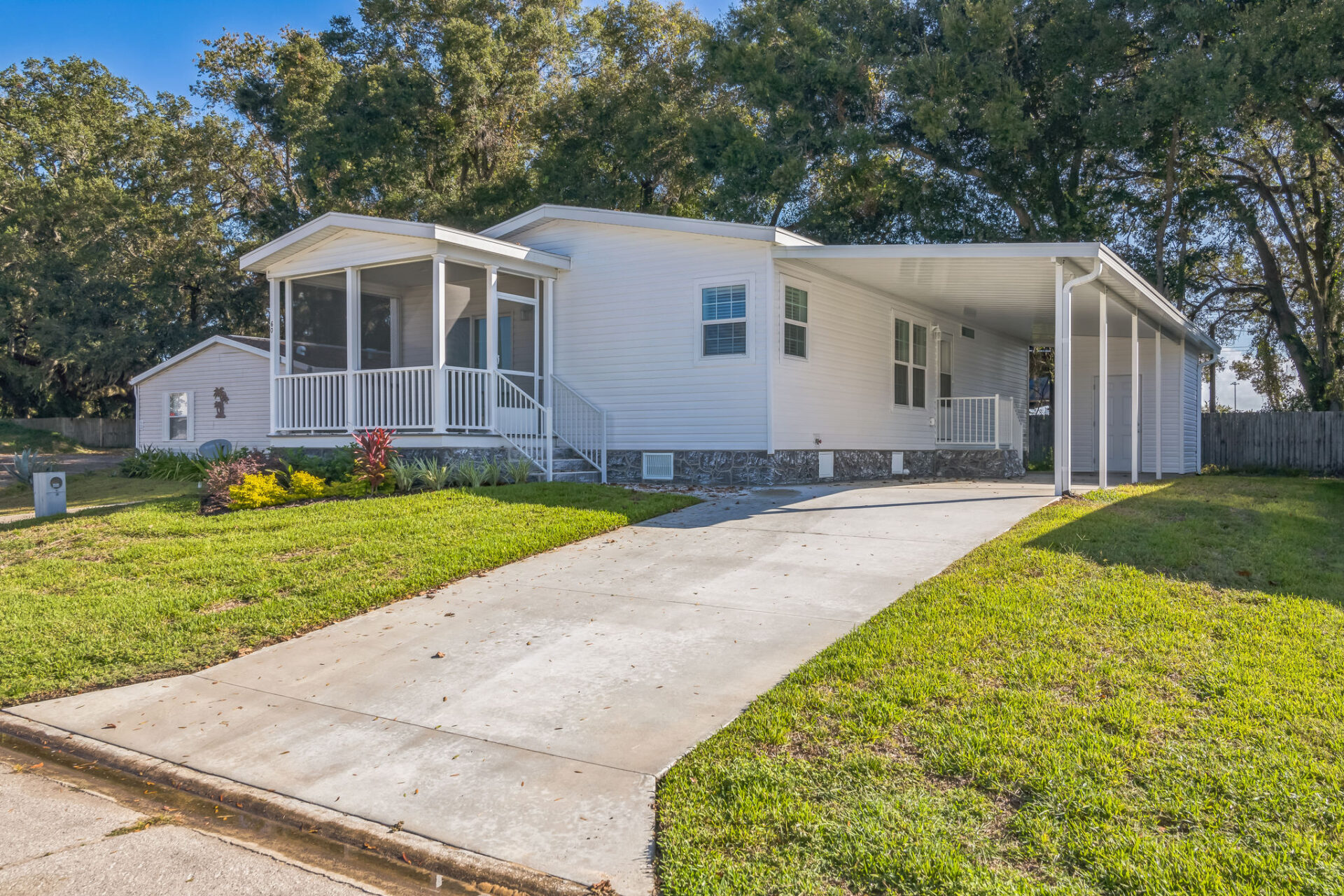 2 Bedroom, 2 Bathroom Home - Beautiful and Brand New!