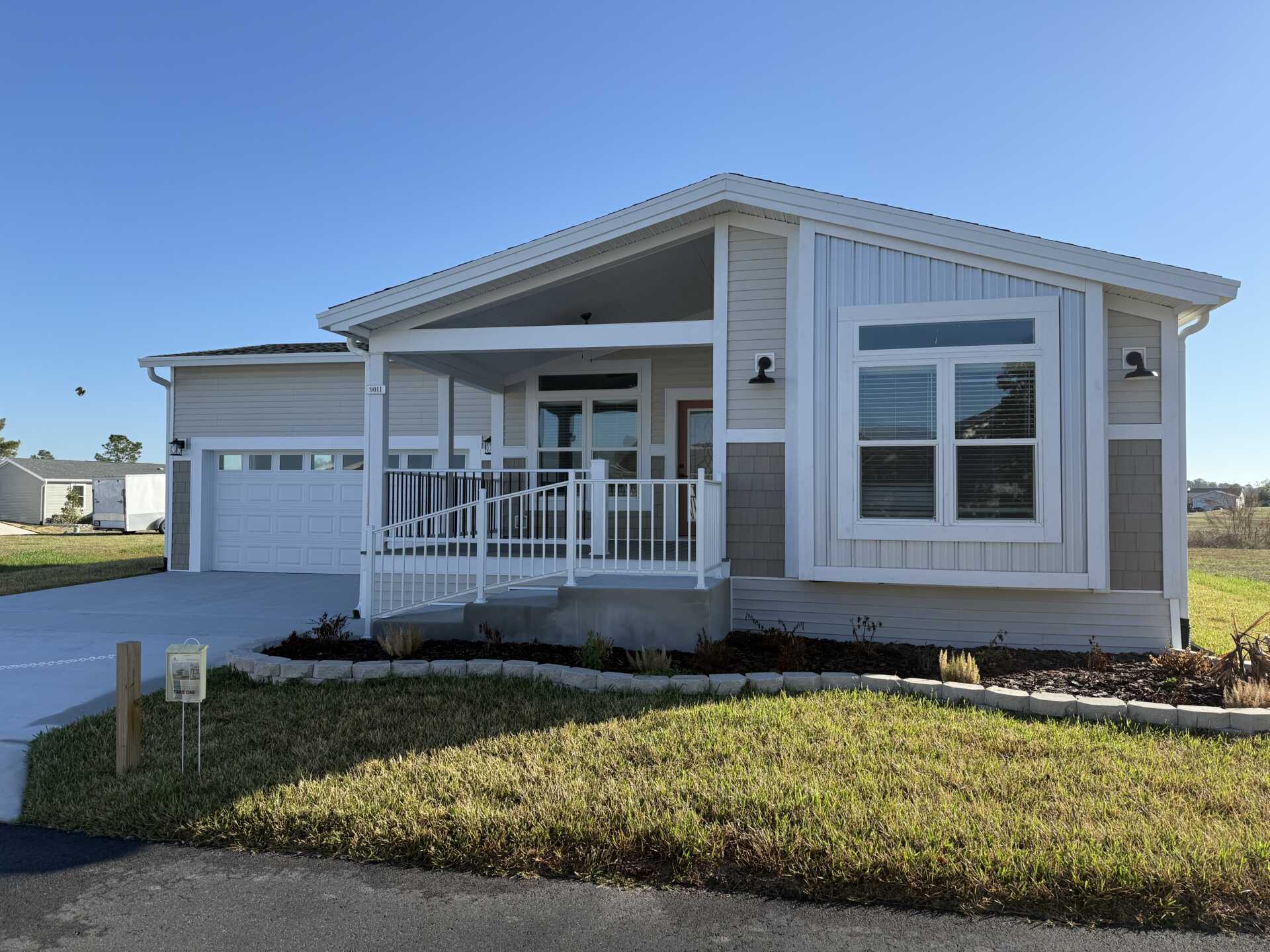2 Bedroom, 2 Bathroom Home - Right on the Golf Course!