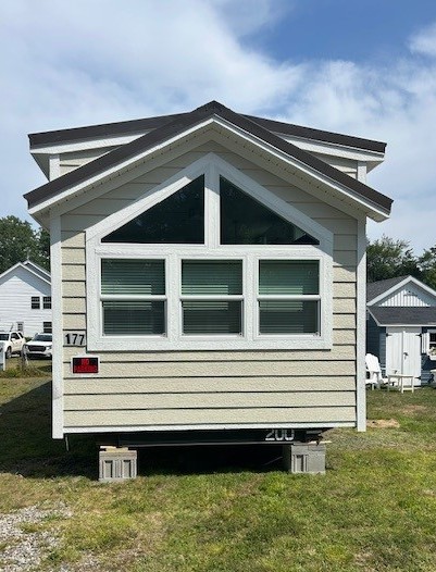 Charming 1 Bedroom, 1 Bath Park Model Home with Florida Room – Wells, Maine