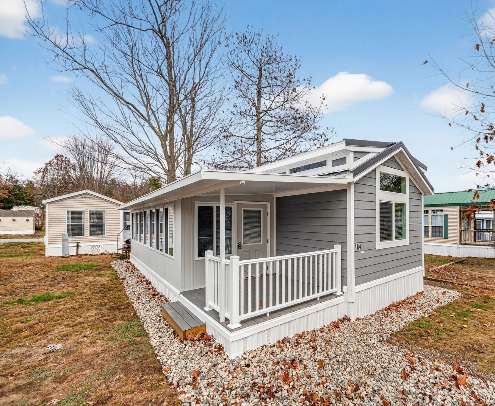 Charming 2 Bedroom, 1 Bath Park Model Home with Florida Room – Wells, Maine